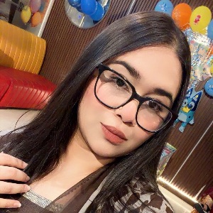 @x.amnaax